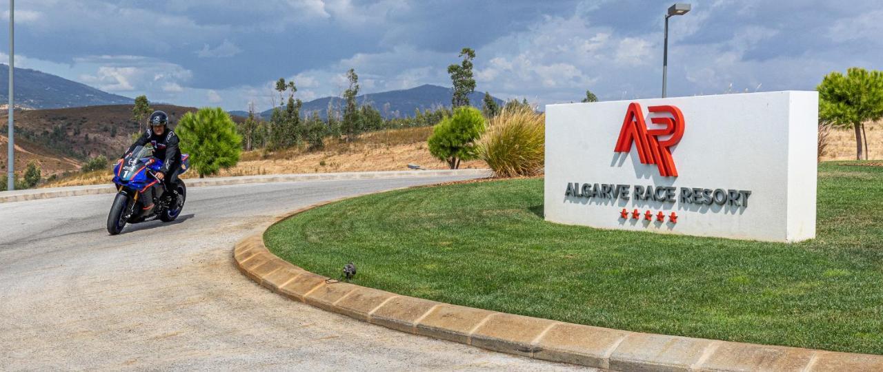 Algarve Race Resort - Hotel Montes de Cima Екстер'єр фото